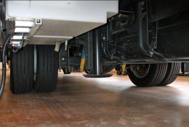 RV leveling jack repair and replacement service in Fort Pierce, FL